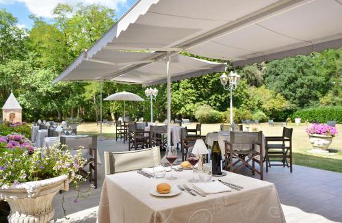 Salbris Hotel | Logis Domaine De Valaudran