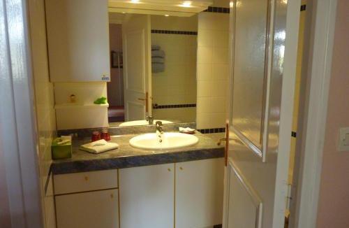 Lavoux Bed & Breakfast | LOGIS du Château du Bois Doucet