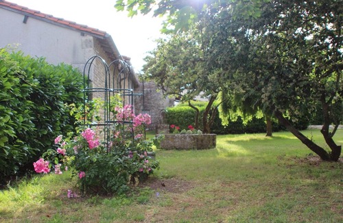 Paizay-Naudouin-Embourie House | Logis near the chateau