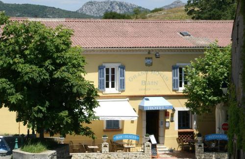 Comps-sur-Artuby Hotel | Logis Grand Hotel Bain