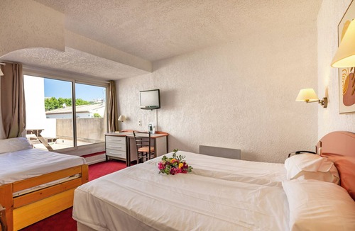 Saint-Gilles Hotel | Logis Héraclée