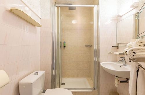 Saint-Gilles Hotel | Logis Héraclée