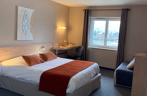 Les Roches-de-Condrieu Hotel | Logis Hôtel Le Bellevue