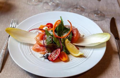 Saint-Remy-les-Chevreuse Hotel | LOGIS Hôtel & Restaurant - Au Bord du Lac