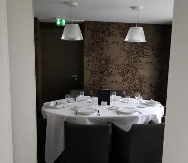 Laval Hotel | Logis Hôtel A la Bonne Auberge
