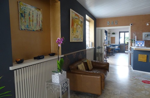 Uzerche Hotel | Logis Hôtel AMBROISE