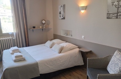 Uzerche Hotel | Logis Hôtel AMBROISE