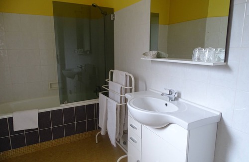 Uzerche Hotel | Logis Hôtel AMBROISE