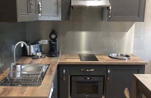 Saint-Quentin Hotel | Logis Hôtel& Appartements Le Florence