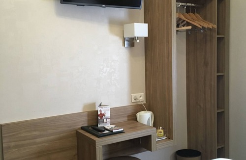 Saint-Quentin Hotel | Logis Hôtel& Appartements Le Florence