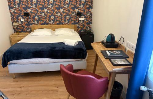 Saint-Quentin Hotel | Logis Hôtel & Appartements Le Florence