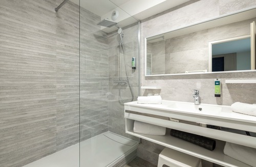 Thonon-les-Bains Hotel | Logis Hôtel Arc en Ciel