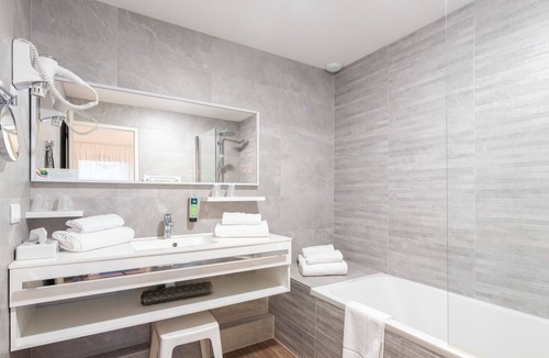 Thonon-les-Bains Hotel | Logis Hôtel Arc en Ciel