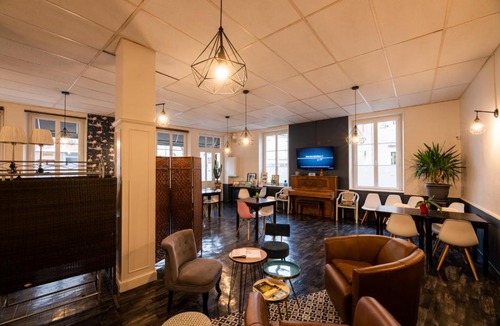 Buzancais Hotel | Logis Hôtel Au Croissant