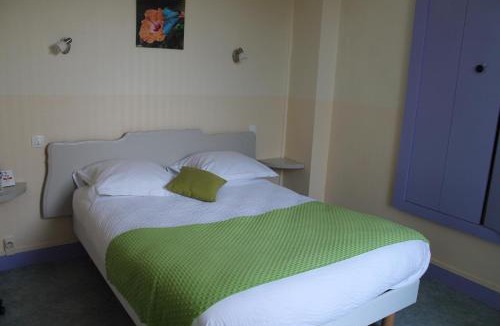 Chauvigny Hotel | Logis Hôtel Beauséjour