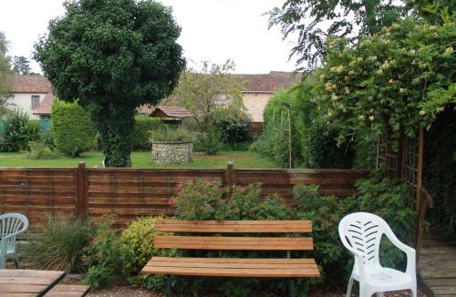 Chauvigny Hotel | Logis Hôtel Beauséjour