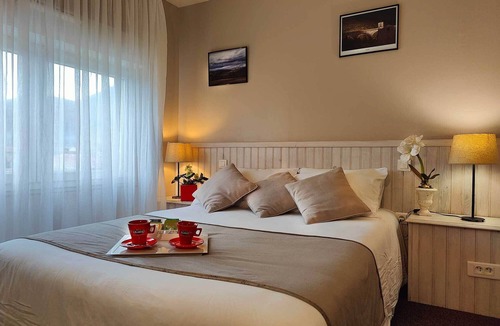 Quillan Hotel | LOGIS, Hôtel Cartier