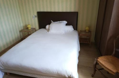 La Grande-Verriere Hotel | Logis Hôtel de la Poste - Chez Cécile