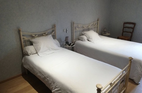 La Grande-Verriere Hotel | Logis Hôtel de la Poste - Chez Cécile