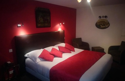 Avranches Hotel | Logis Hôtel de la Croix d'Or