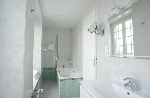 Avranches Hotel | Logis Hôtel de la Croix d'Or