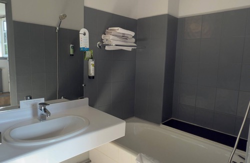 Tarnac Hotel | Logis hôtel des voyageurs