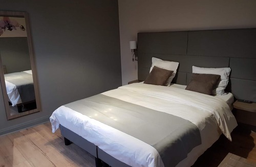 Liessies Hotel | Logis hôtel du château de la motte