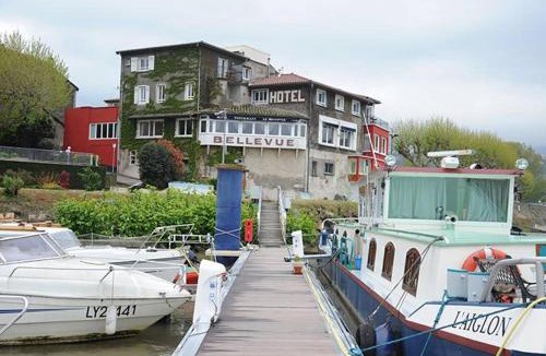 Les Roches-de-Condrieu Hotel | Logis Hôtel Le Bellevue