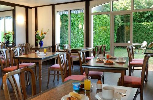 Saint-Benoit-sur-Loire Hotel | Logis Hôtel Restaurant Du Labrador