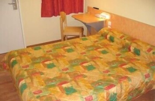 Saint-Etienne-de-Maurs Hotel | Logis Hôtel Cruzel