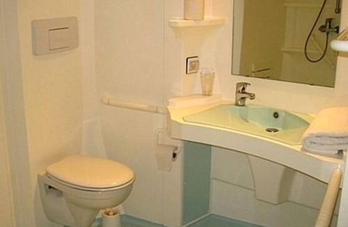 Saint-Etienne-de-Maurs Hotel | Logis Hôtel Cruzel