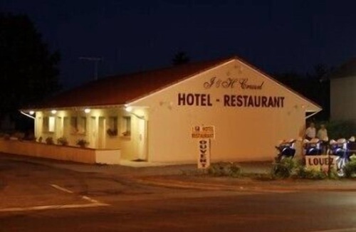 Saint-Etienne-de-Maurs Hotel | Logis Hôtel Cruzel