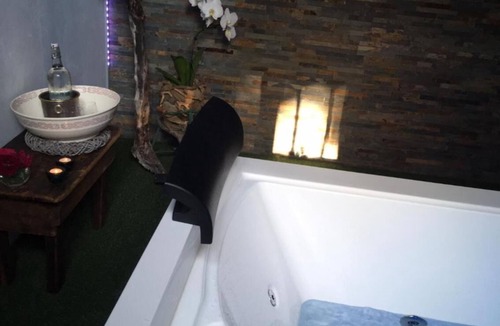 Saint-Jean-en-Royans Hotel | Logis Hôtel Restaurant Le Castel Fleuri