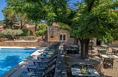 Saint-Martin-d'Ardeche Hotel | Logis Hôtel Restaurant L'Escarbille