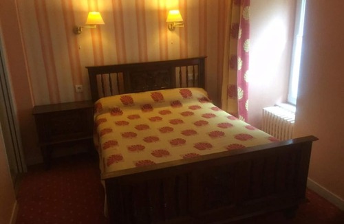 Belle-Isle-en-Terre Hotel | Logis Hôtel le Relais de l'Argoat