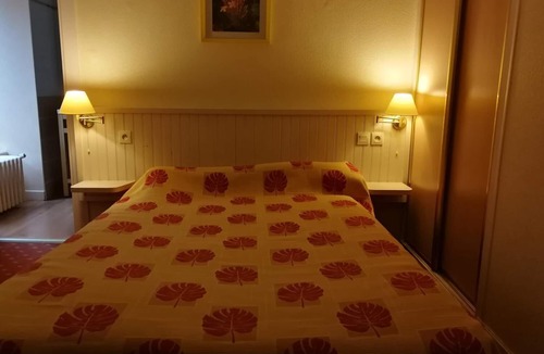 Belle-Isle-en-Terre Hotel | Logis Hôtel le Relais de l'Argoat