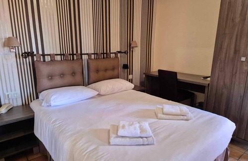 Chateauneuf-du-Rhone Hotel | Logis Hôtel Le Mistral - Restaurant - Montélimar sud