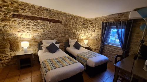 Suze-la-Rousse Hotel | Logis Hôtel La Bastide Saint Bach