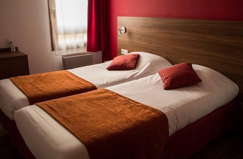 Montmelian Hotel | Logis Hôtel La Clé Des Champs