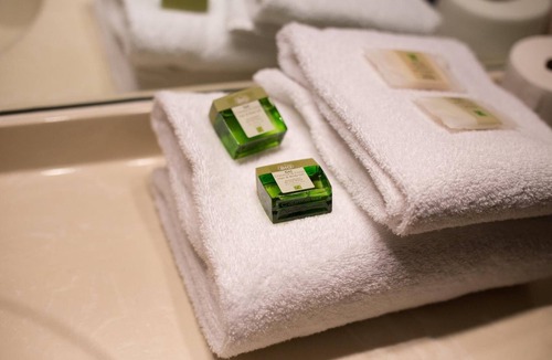 Montmelian Hotel | Logis Hôtel La Clé Des Champs