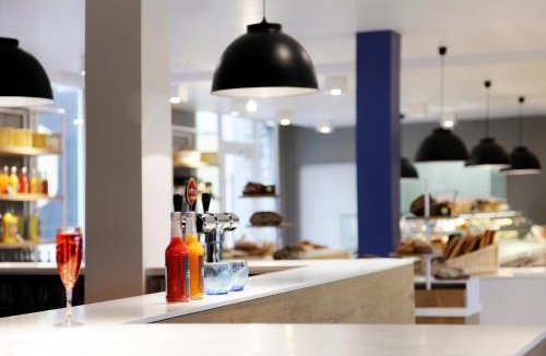 Rolleboise Hotel | Logis Hôtel La Ruche