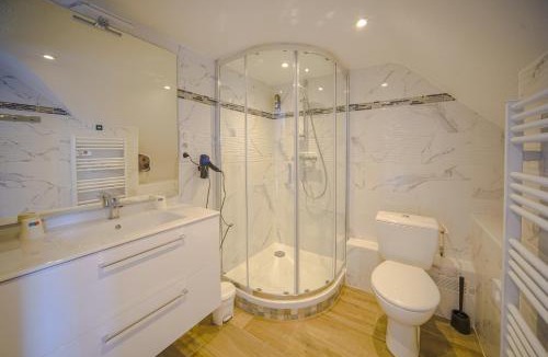 Le Vivier-sur-Mer Hotel | Logis Hôtel Le Bretagne