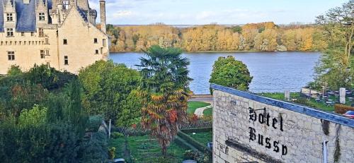 Montsoreau Hotel | Logis Hôtel Le Bussy