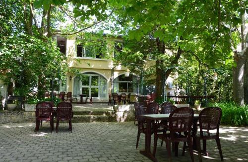 Orpierre Hotel | Logis Hôtel Le Céans