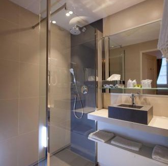 Langres Hotel | Logis Hôtel Le Cheval Blanc