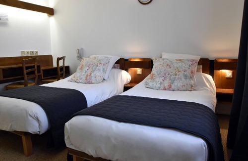 Parigny Hotel | Logis Hôtel le Dahu