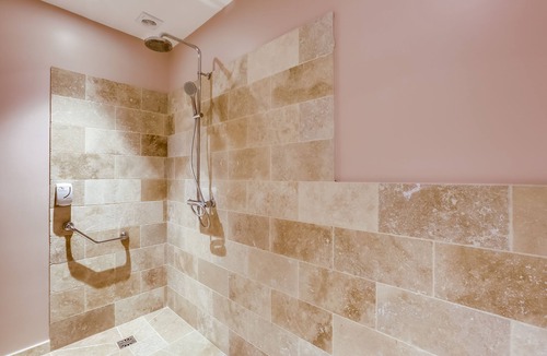 Anduze Hotel | Logis Hôtel Le Domaine de la Régalière
