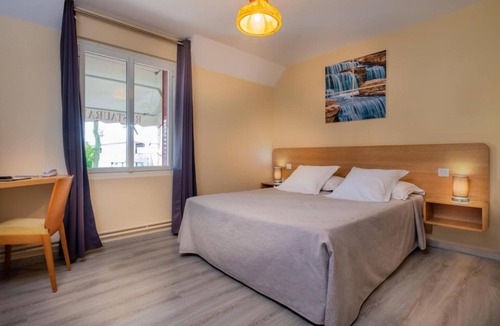 Pouilly-sur-Loire Hotel | Logis Hôtel Le Coq Hardi