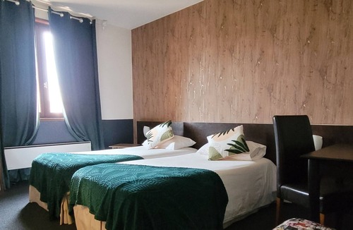 Digoin Hotel | LOGIS Hôtel Le Merle Blanc