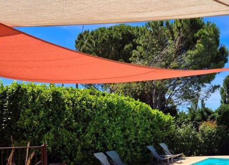 Chateauneuf-du-Rhone Hotel | Logis Hôtel Le Mistral - Restaurant - Montélimar Sud